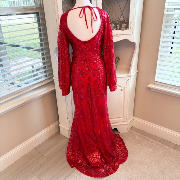NWOT Long Red Dress with Sequins Long Sleeve Size L/14 - Picture 4 of 11